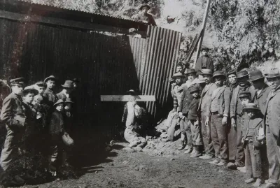 Fusilamiento público de saqueadores tras el terremoto de Valparaíso, 1906 — aprox. 1906 | Chile de Ayer