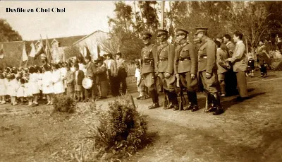 Desfile en Chol Chol, IX Region de la Araucania en Chile. — aprox. 1920 | Chile de Ayer