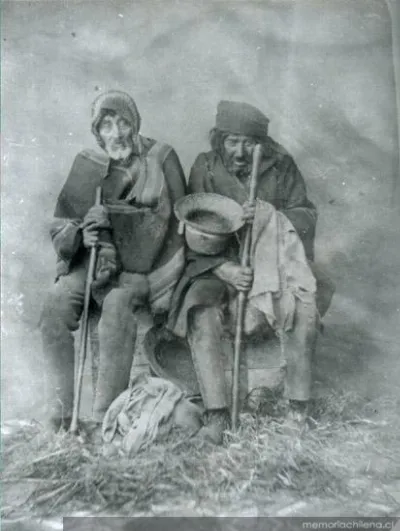Ancianos indigentes, hacia 1900 — 1900 | Chile de Ayer