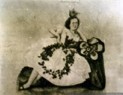 Bailarina del conjunto de 1864, Teatro Municipal — 1864 | Chile de Ayer