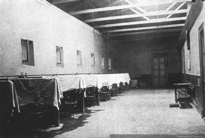 Baños de la Casa de Orates, 1901 — 1901 | Chile de Ayer