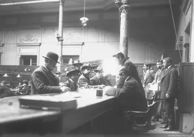 Biblioteca Nacional, salón de lectura, hacia 1880 — 1880 | Chile de Ayer