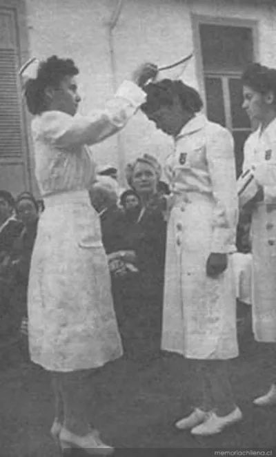 Ceremonia de graduación, Escuela de Enfermería de la Universidad de Chile, 1949 — 1949 | Chile de Ayer