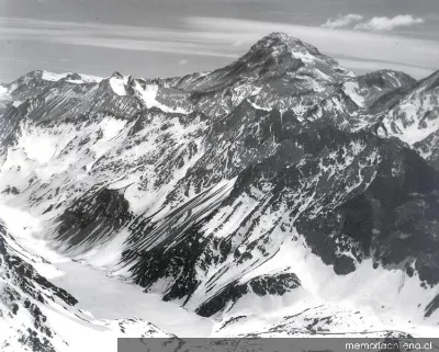 Cerro Aconcagua, Laguna del Inca, 1935 — 1935 | Chile de Ayer