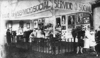 Escuela de Servicio Social en el cincuentenario del Decreto Amunátegui, 1927 — 1927 | Chile de Ayer