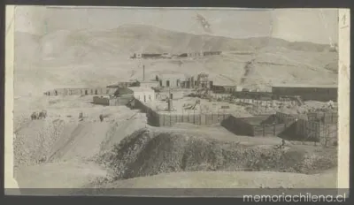 Establecimiento de la Mina San Luis, perteneciente a Luis Camus, ubicada donde actualmente se encuentra Chuquicamata, hacia 1900 — 1900 | Chile de Ayer