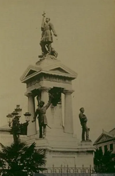 Estatua de Arturo Prat, Valparaíso, 1906 — 1906 | Chile de Ayer