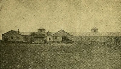 Galpón de esquila de la estancia Sara, Tierra del Fuego, 1923 — 1923 | Chile de Ayer