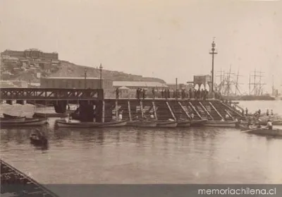 Muelle de pasajeros, hacia 1890 — 1890 | Chile de Ayer