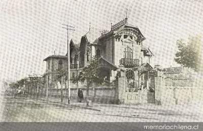 Casa habitación  del almirante don Juan Simpson, en la Avenida Libertad, hacia 1913 — 1913 | Chile de Ayer
