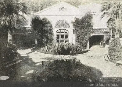 Patio del Gran Hotel, hacia 1913 — 1913 | Chile de Ayer