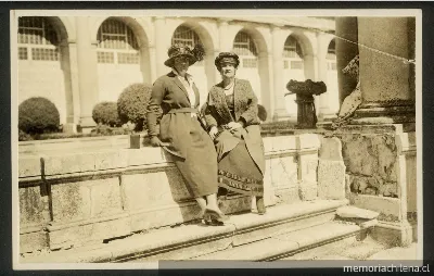 Martina Barros en El Escorial, España, 1919 — 1919 | Chile de Ayer