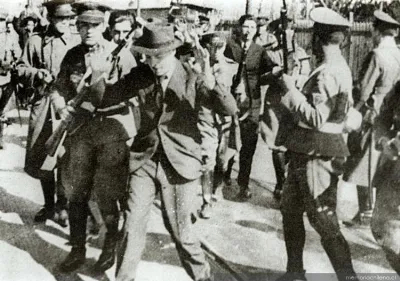 Masacre del Seguro Obrero, 5 de septiembre de 1938, nazis escoltados por policías — 1938 | Chile de Ayer