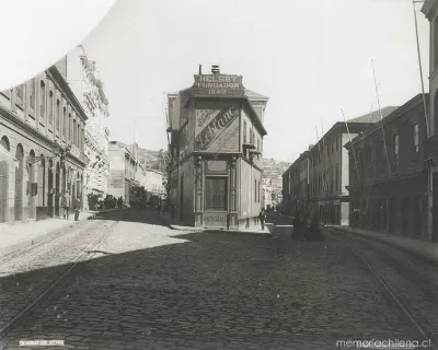 Calle Cruz de Reyes, hacia 1900 — 1900 | Chile de Ayer