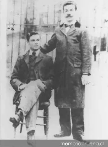 Luis Emilio Recabarren en su juventud, hacia 1900 — 1900 | Chile de Ayer