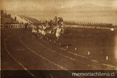 Pista atlética de los Campos de Sports, 1923 — 1923 | Chile de Ayer