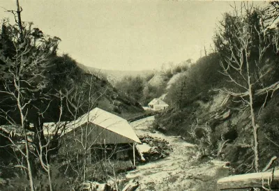 Quebrada de la mina de carbón " — 1906 | Chile de Ayer
