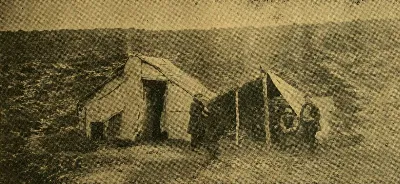 Campamento de pastores ovejeros en medio de la pampa, Tierra del Fuego, 1923 — 1923 | Chile de Ayer