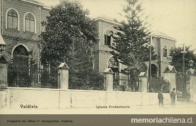 Iglesia protestante en Valdivia, 1910 — 1910 | Chile de Ayer