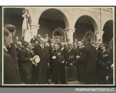 Emiliano Figueroa Larraín en la bendición del estandarte de los veteranos, 1926 — 1926 | Chile de Ayer