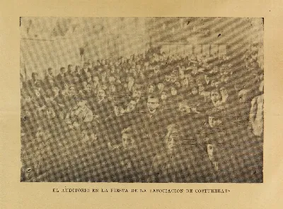 El auditorio en la fiesta de la Asociación de Costureras — 1907 | Chile de Ayer