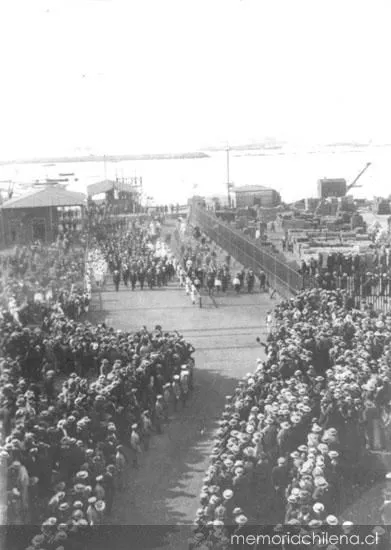 Autoridades civiles y militares en Iquique, hacia 1907 — 1907 | Chile de Ayer