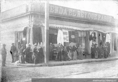 Comercio en calle San Diego, 1914 — 1914 | Chile de Ayer
