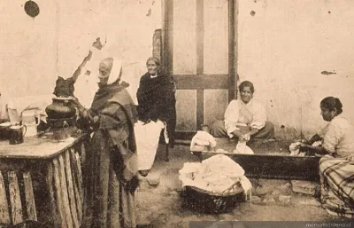 Cocineras y lavanderas, hacia 1905 — 1905 | Chile de Ayer