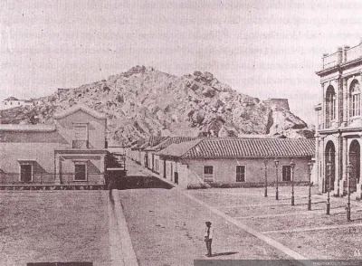 Vista del Cerro Santa Lucía antes de su remodelación — 1870 | Chile de Ayer