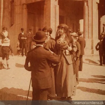 Salida de misa, Viña del Mar, 1913 — 1913 | Chile de Ayer