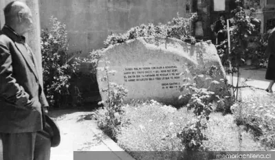 Tumba de Óscar Castro en el cementerio de Rancagua, hacia 1947 — 1947 | Chile de Ayer