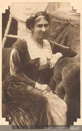 Inés Echeverría de Larraín (Iris), hacia 1932 — 1932 | Chile de Ayer