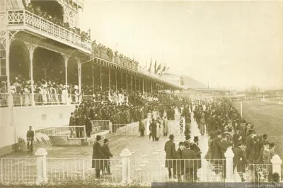 Carreras del 20 de septiembre en el Club Hípico, hacia 1904 — 1987 | Chile de Ayer