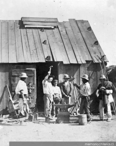 Fragua en construcción de ferrocarril de Caldera a Copiapó, 1862 — 1862 | Chile de Ayer