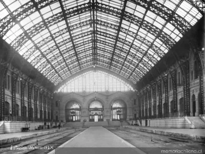 Vías al interior de la Estación Mapocho, construida en 1912 — 1912 | Chile de Ayer
