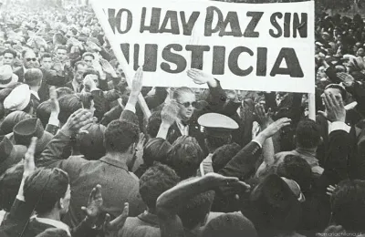 Multitud saluda a Ibáñez a su regreso a Chile, 1939 — 1939 | Chile de Ayer