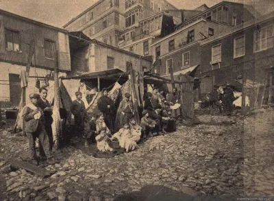Campamento en los Cerros de Valparaíso, construido tras el terremoto de 1906 — 1906 | Chile de Ayer