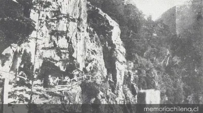 Camino desde San Carlos a la estancia Sección la Colonia, valle del río Baker, Aisén — 1928 | Chile de Ayer