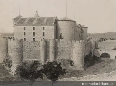 Vista general del Castillo de Simancas, hacia 1900 — 1900 | Chile de Ayer