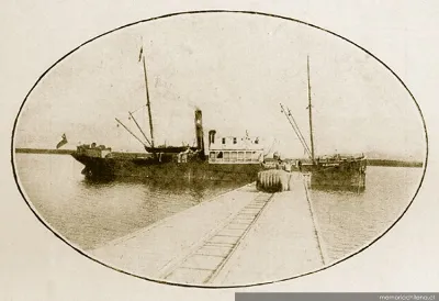 Vapor cargando lana en el muelle del frigorífico de Puerto Bories, 1920 — 1920 | Chile de Ayer