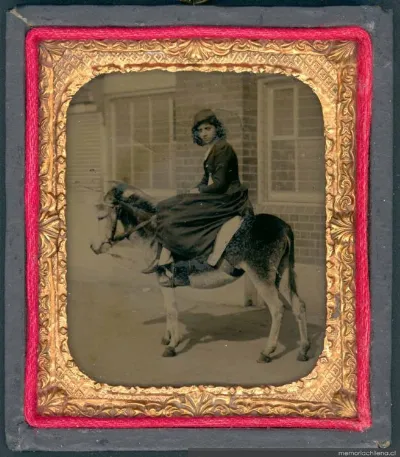 Retrato de niña sentada en un burro, hacia 1860 — 1860 | Chile de Ayer