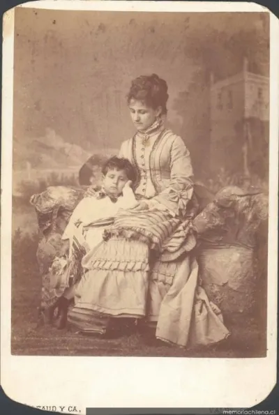 Mujer y niño, hacia 1880 — 1880 | Chile de Ayer