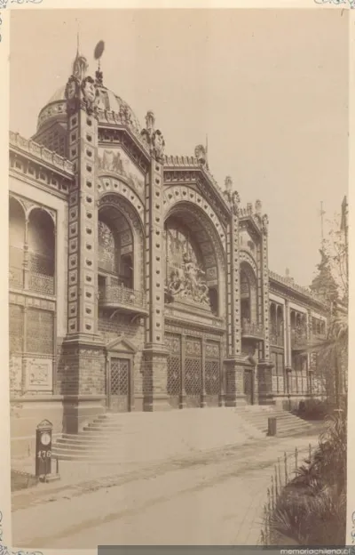 Puerta de entrada al pabellón de Argentina, 1889 — 1889 | Chile de Ayer
