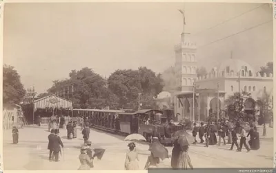 El ferrocarril Decauville, Plaza de Los Inválidos, 1889 — 1889 | Chile de Ayer