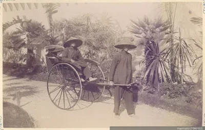 Conductor de un rickshaw, transporta un pasajero, 1889 — 1889 | Chile de Ayer