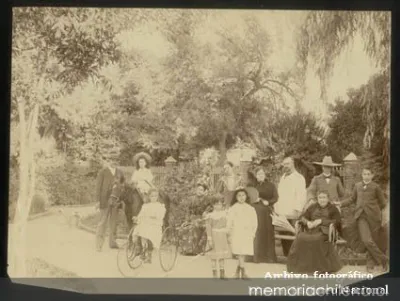 Manuel Barros Borgoño y familia en la chacra de Ñuñoa, hacia 1890 — 1890 | Chile de Ayer