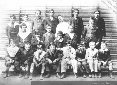 Alumnos del Instituto Nacional : sección medio pupilaje : primer año de humanidades, 1901 — 1901 | Chile de Ayer