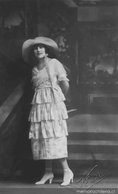 Magdalena Petit, hacia 1930 — 1930 | Chile de Ayer