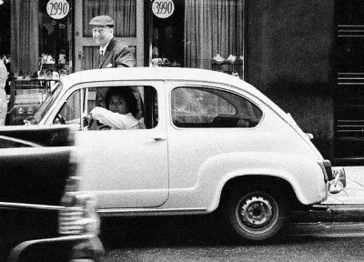 Pablo Neruda con la fotógrafa Sara Facio