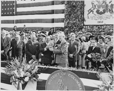 González Videla recibe la llave de la ciudad de Washington